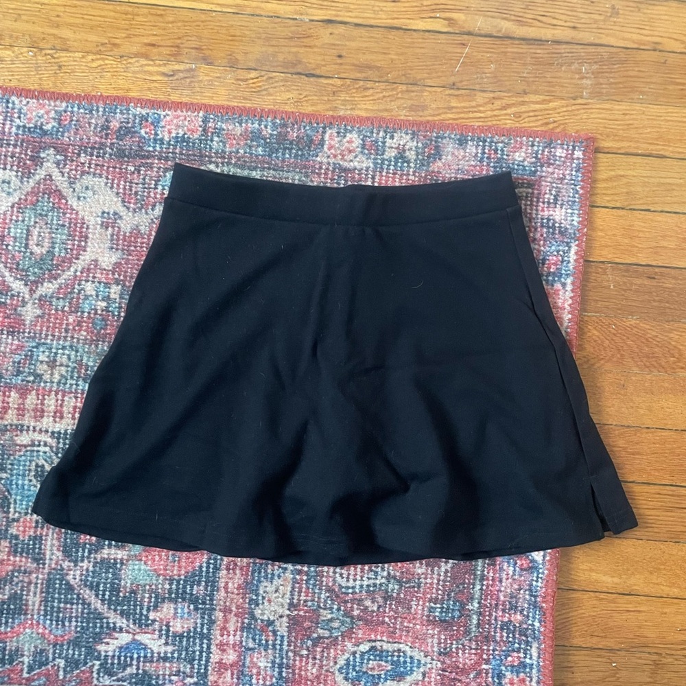 *NEVER WORN* LA apparel Jersey Skort Size Medium